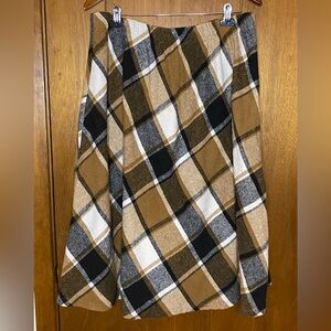 NWOT: SHEIN Curve 2XL Plaid  Black, White, and Tan Perfect Winter Skirt